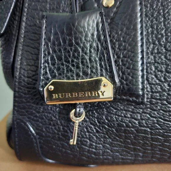 Burberry handbag - Picture 8 of 17
